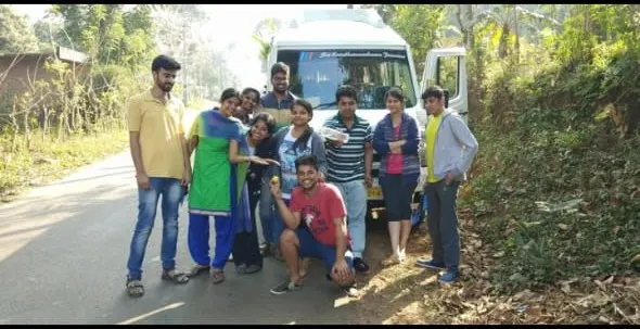 tempo traveller 12 seater